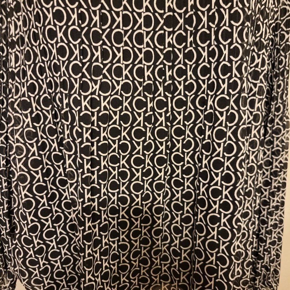 Calvin Klein Tops | Printed Pleated Blouse Black/White CK Logo Size: Medium NWT - Picture 5 of 9